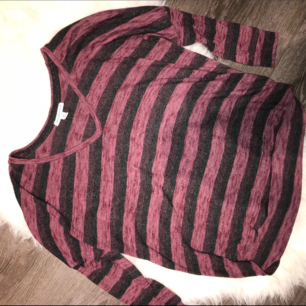 American Eagle Striped 3/4 Sleeve Shirt